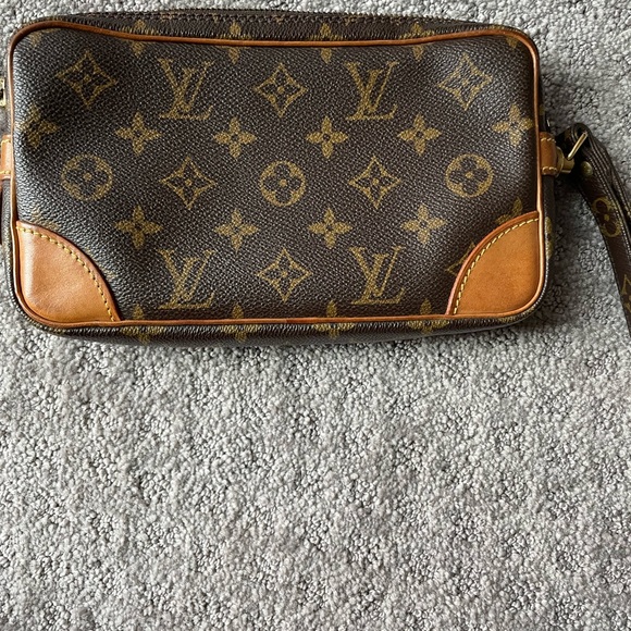 Authentic Louis Vuitton Marly Clutch - Picture 2 of 16